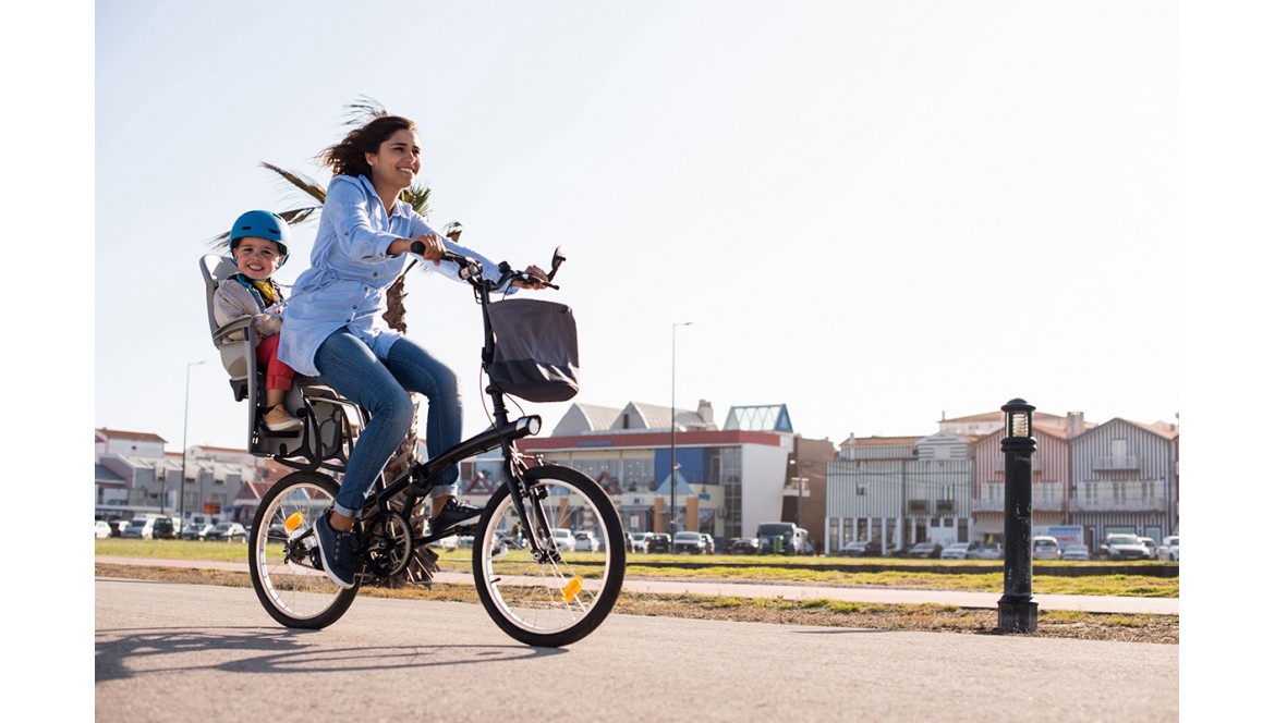 Cómo elegir una silla portabebés para bicicleta 